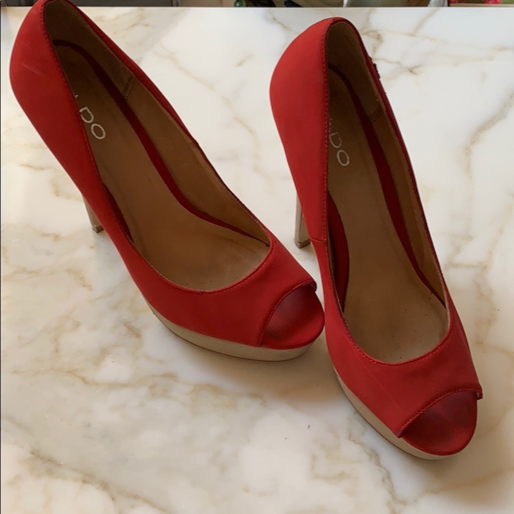 Red Pumps